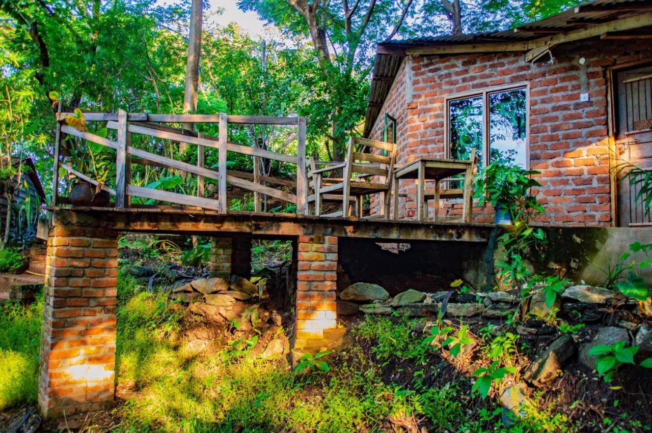 Butterfly Space- A Non-Profit Eco-Lodge Nkhata Bay Dış mekan fotoğraf